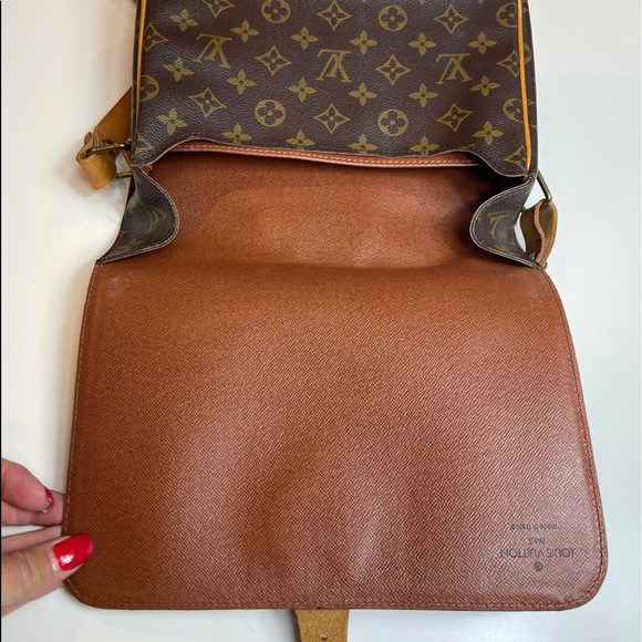 Louis Vuitton Cartoushiere GM Crossbody - Picture 4 of 12